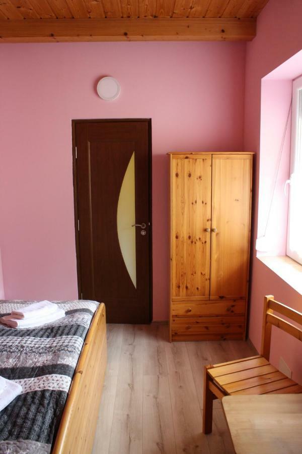 Kedvenc Vendeghaz Hotel มิชโคลซ์ ภายนอก รูปภาพ